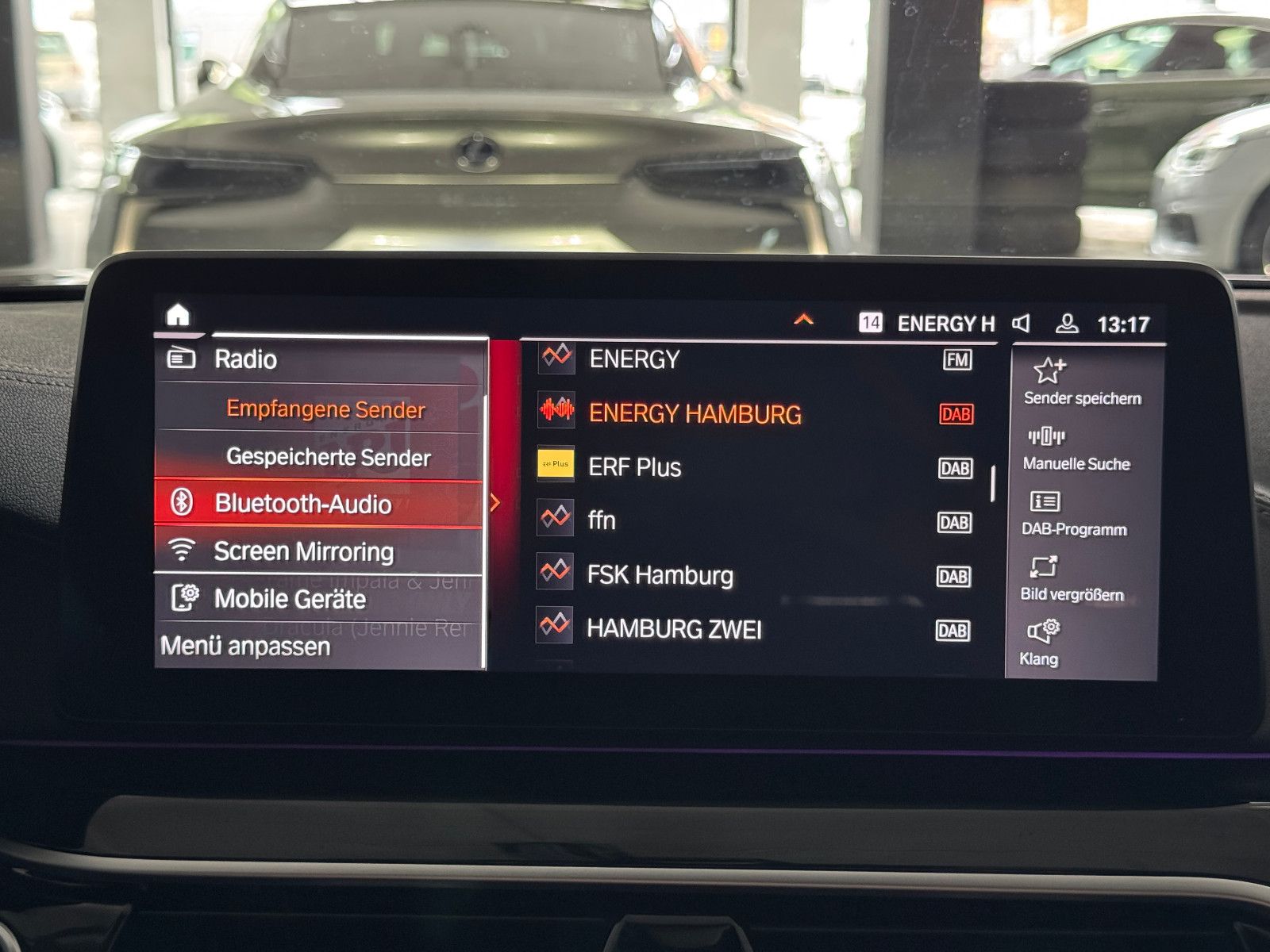 Fahrzeugabbildung BMW 520 d T LUXURY LINE HUD PANORAMA LASER VOLL