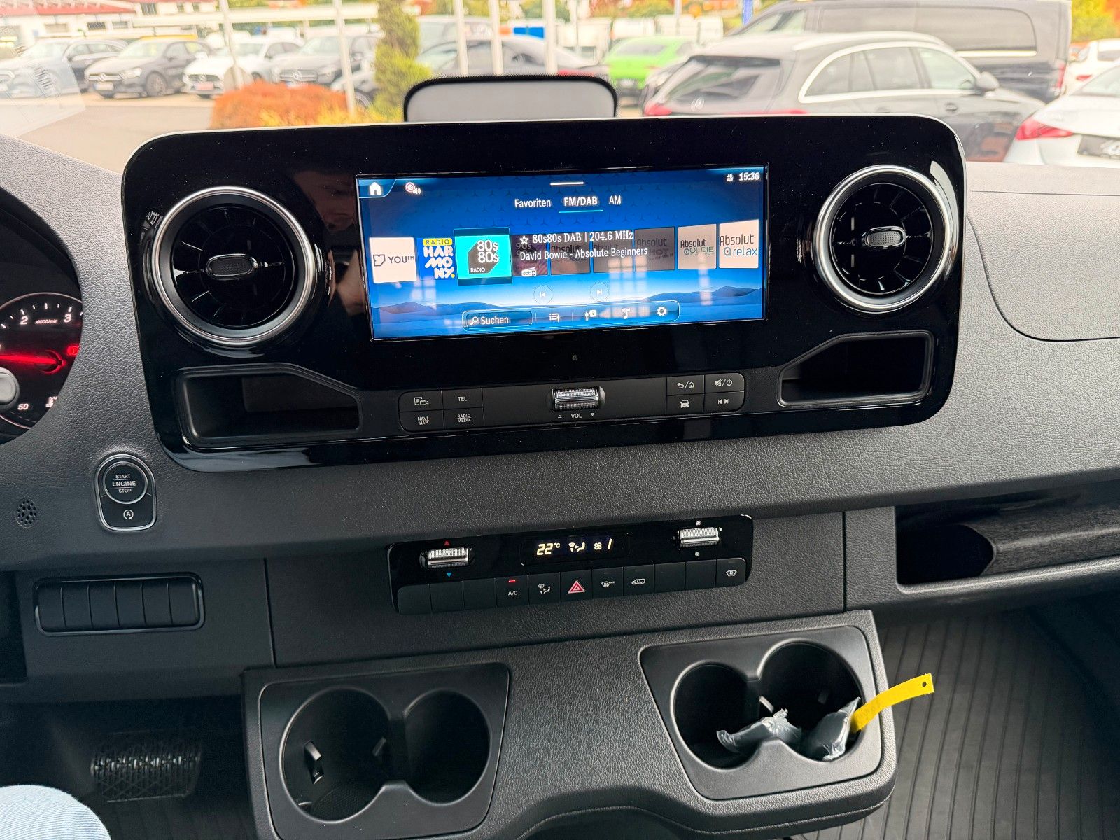 Fahrzeugabbildung Mercedes-Benz Sprinter 319 CDI 3665 DoKa AHK Klima LED