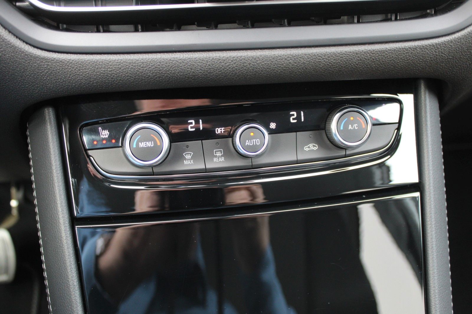 Fahrzeugabbildung Opel Grandland GS Automatik*Navi*Kamera*Sitzh.
