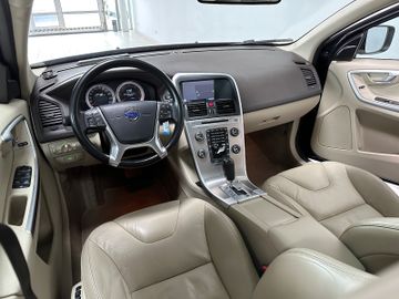 Fahrzeugabbildung Volvo XC60 D5 AWD Summum Kamera Navi BiXenon Leder