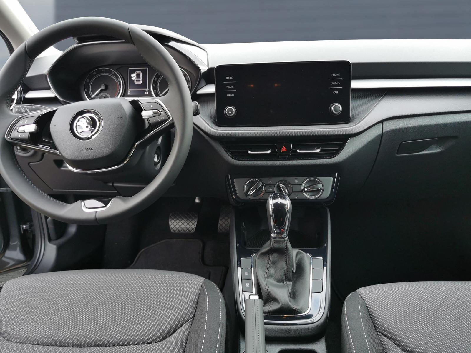 Skoda Fabia 1.0  TSI Ambition DSG  Kamera  LED