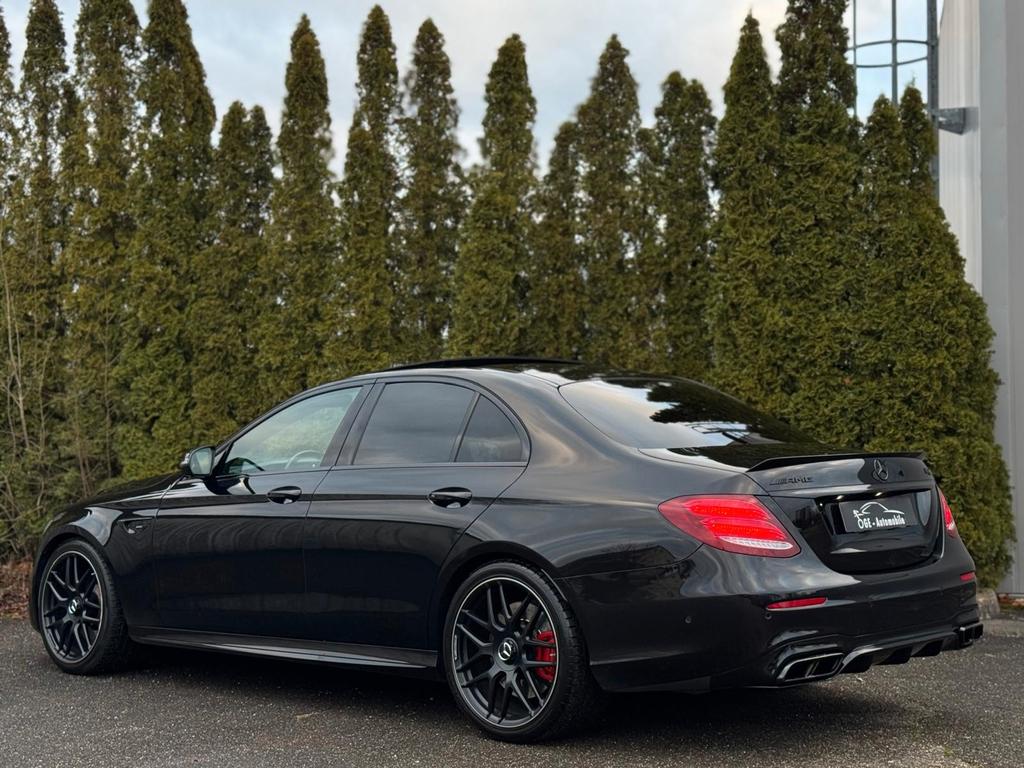 Mercedes-Benz E 63 AMG