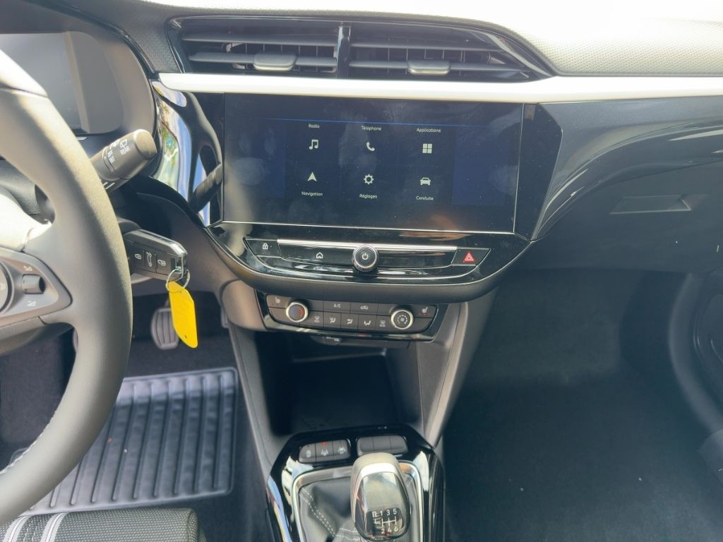 Fahrzeugabbildung Opel Corsa GS, Allwetterreifen, RFK, SHZ, LHZ