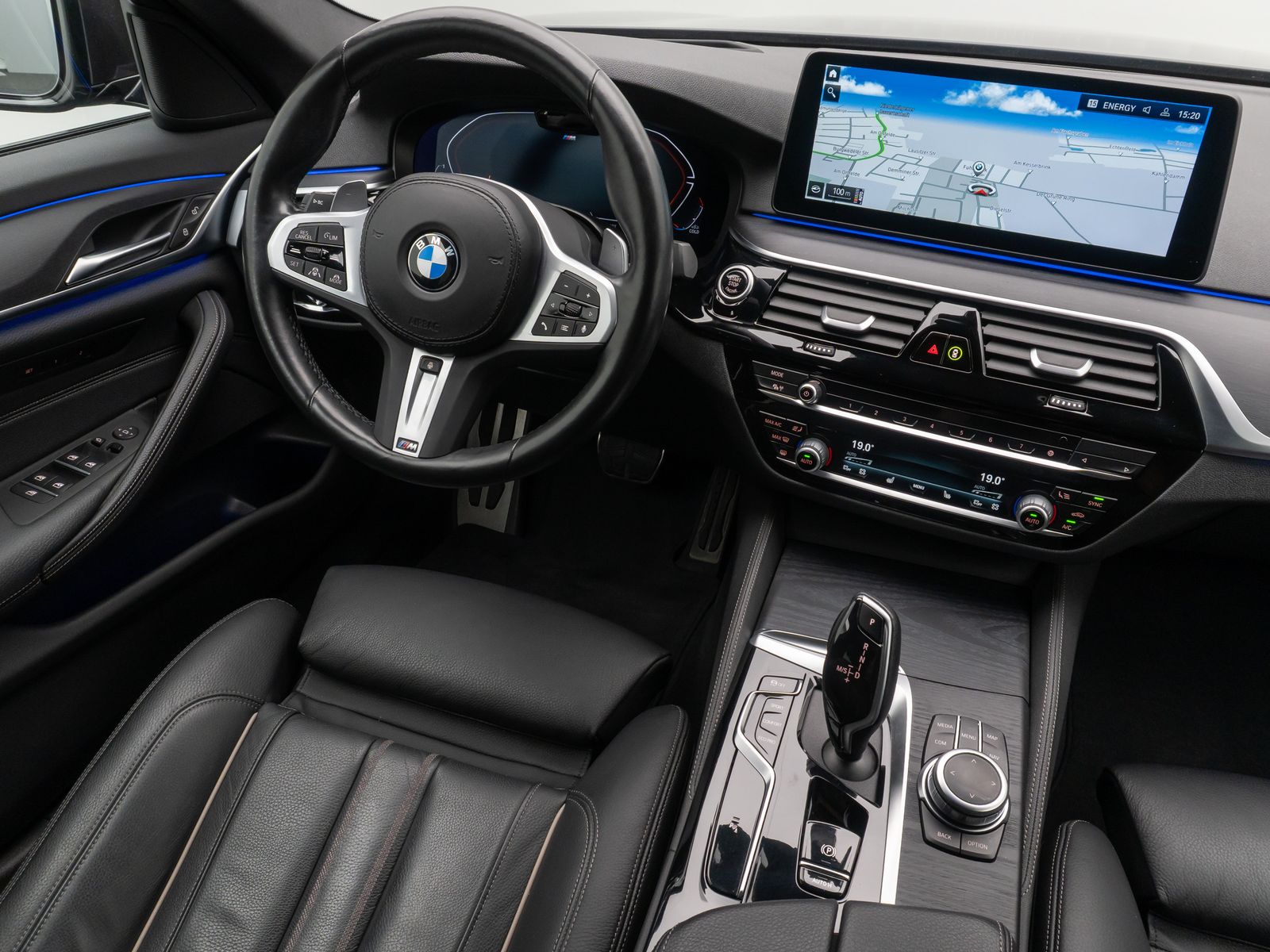 Fahrzeugabbildung BMW 540d xD M Sport Laser Kamera HUD DAB HiFi Komfor