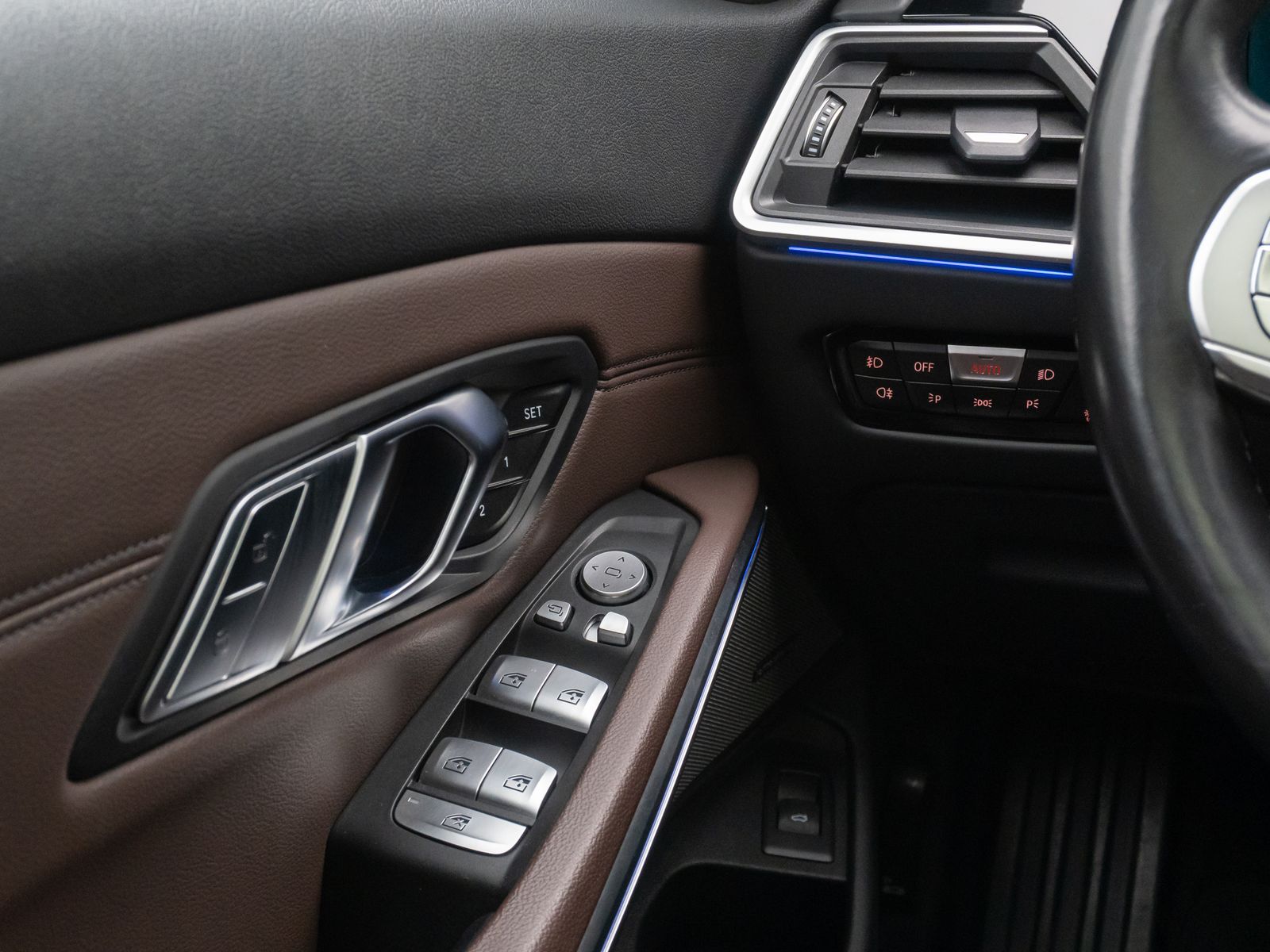 Fahrzeugabbildung BMW 320d xD Luxury Line Panorama Laser HUD DAB H/K