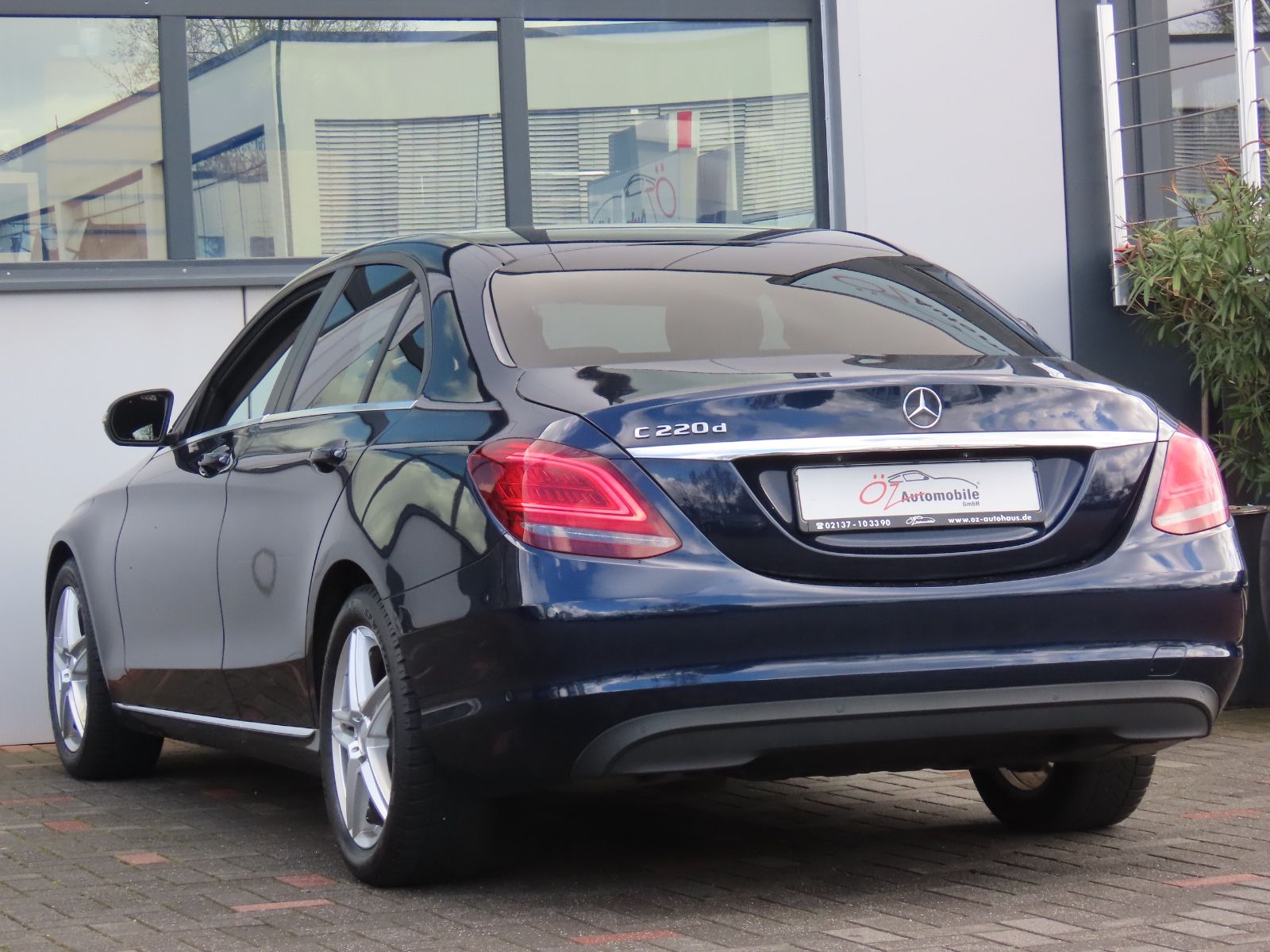 Mercedes-Benz C 220d Autom. Leder Sitzheizung Klimaauto. Navi foto 7