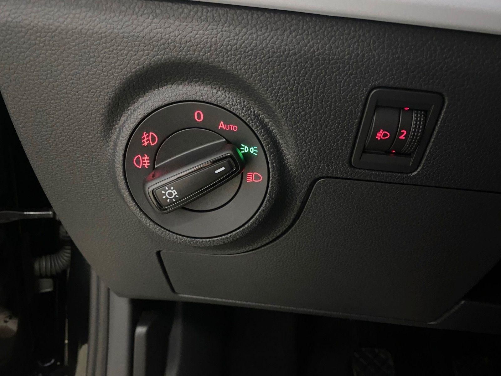 Fahrzeugabbildung SEAT Ibiza 1.0 TSI Style+5 Jah GARANTIE+KAMERA+PDC+BC