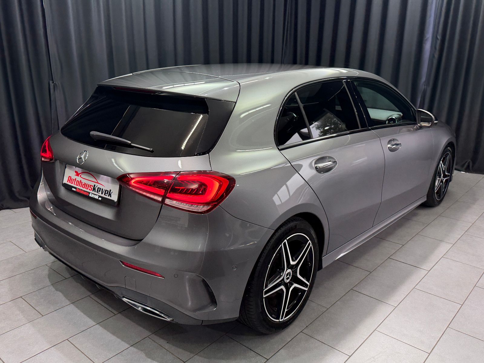Fahrzeugabbildung Mercedes-Benz A 250 4Matic|AMG-LINE|360°|STDHZG