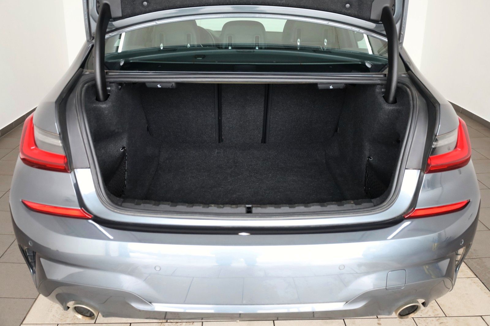 Fahrzeugabbildung BMW 330 d Lim. M Sport, T.Leder, Navi, LED, SH, SD