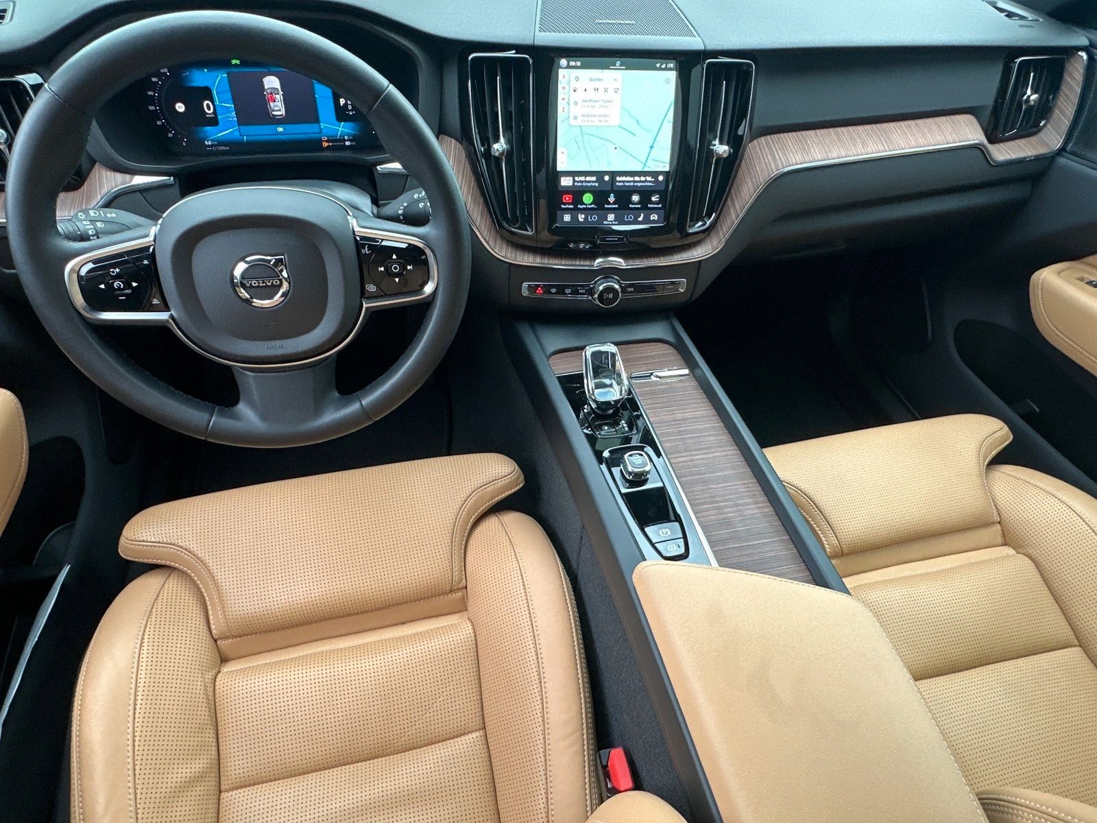 Fahrzeugabbildung Volvo XC60 T6 AWD Recharge Plus Bright NAV+LED+PANO