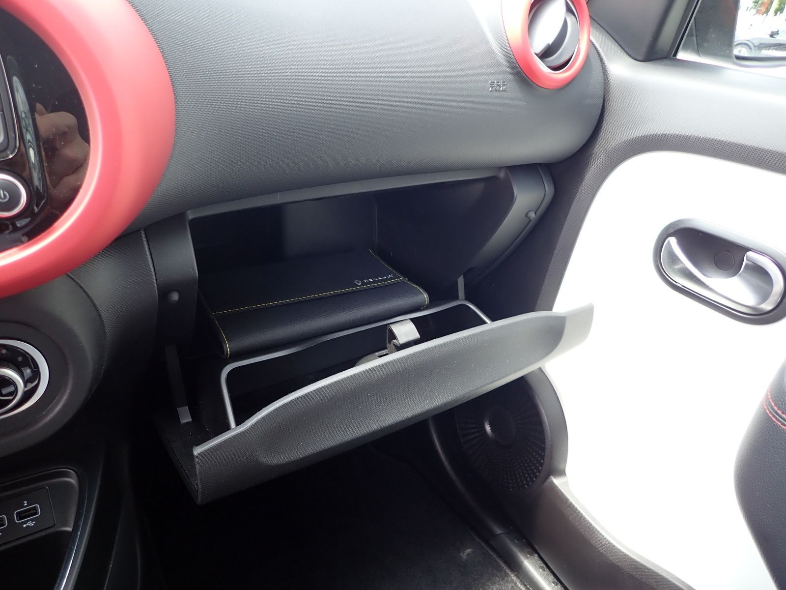 Fahrzeugabbildung Renault Twingo TCe 90 LE COQ SPORTIF/AUTOMATIK/ FALTDACH