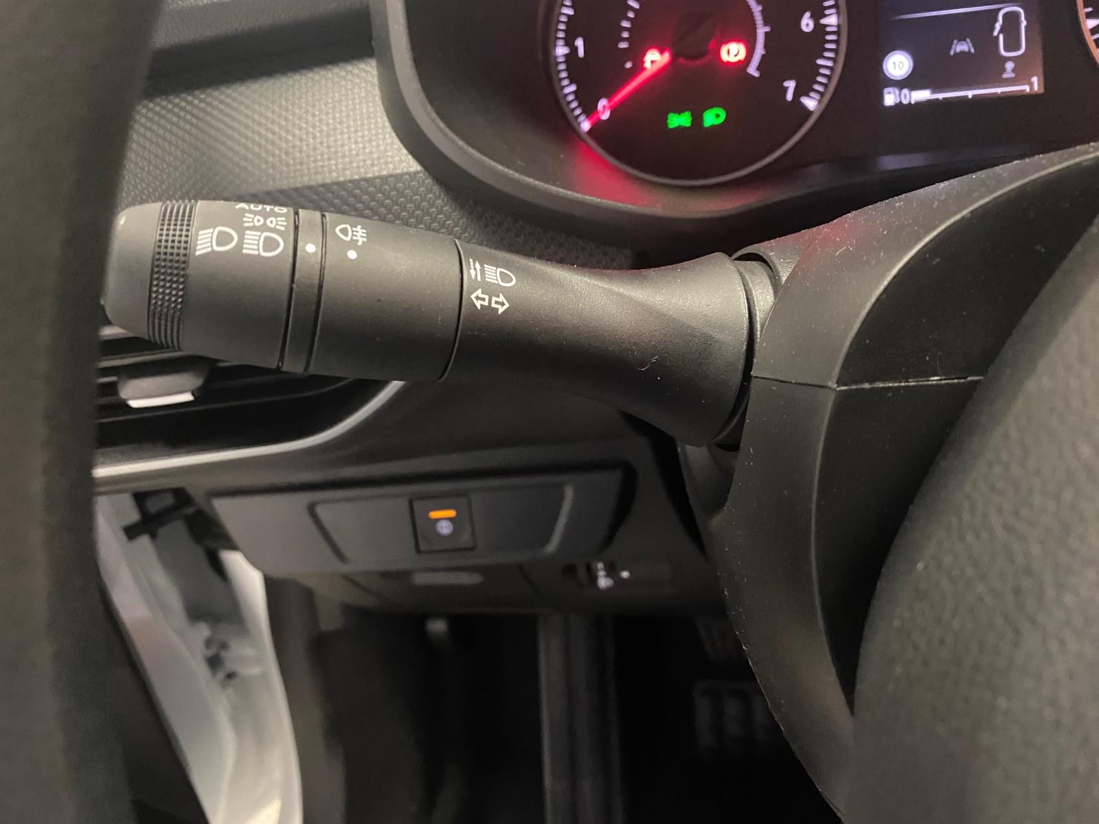 Fahrzeugabbildung Dacia Sandero 1.0 SCe KAT Essential KLIMA+PDC+LED