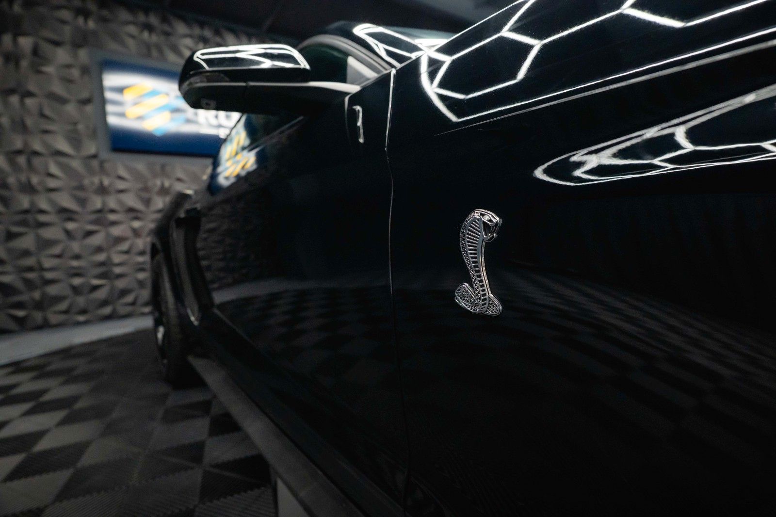 Fahrzeugabbildung Ford Mustang Shelby GT 500 5.0 V8 Performance PREMIUM