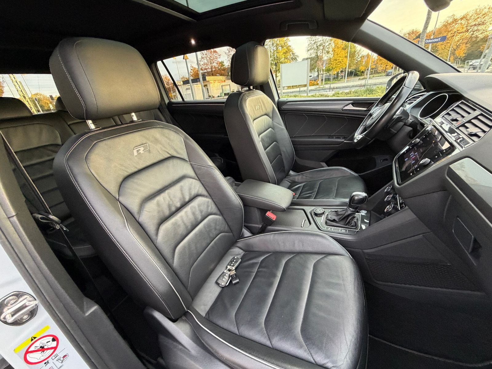 Fahrzeugabbildung Volkswagen Tiguan Allspace Highline 4Motion/R-LINE/PANO/LED