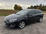 Opel Astra J Sports Tourer 2.0 CDTi Innovation - Opel Astra mit Diesel-Antrieb: Kombi, 2.0