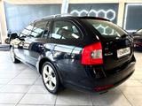 Skoda Octavia Combi Elegance - Skoda Octavia aus 2011: Kombi