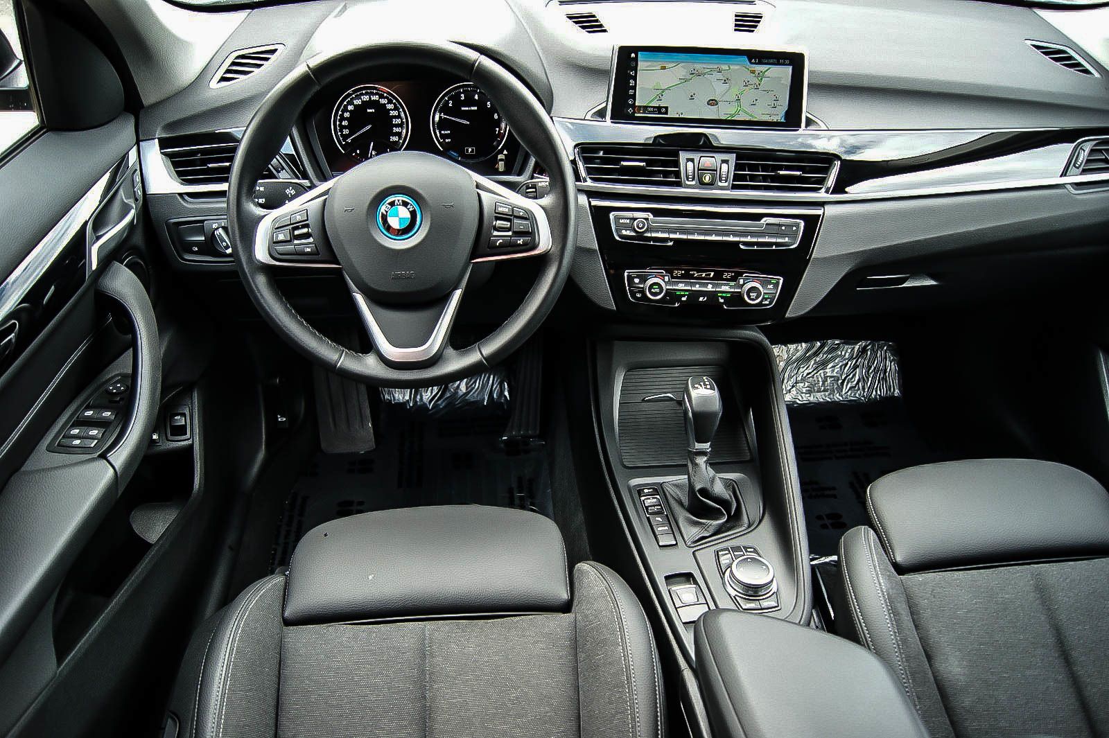Fahrzeugabbildung BMW X1 xDrive 25e Advantage STORM BAY INDIVIDUAL LED