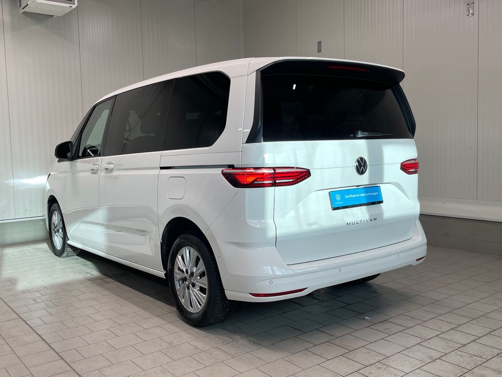 T7 Multivan 2.0 TDI DSG SHZ RFK TEMPOMAT PDC