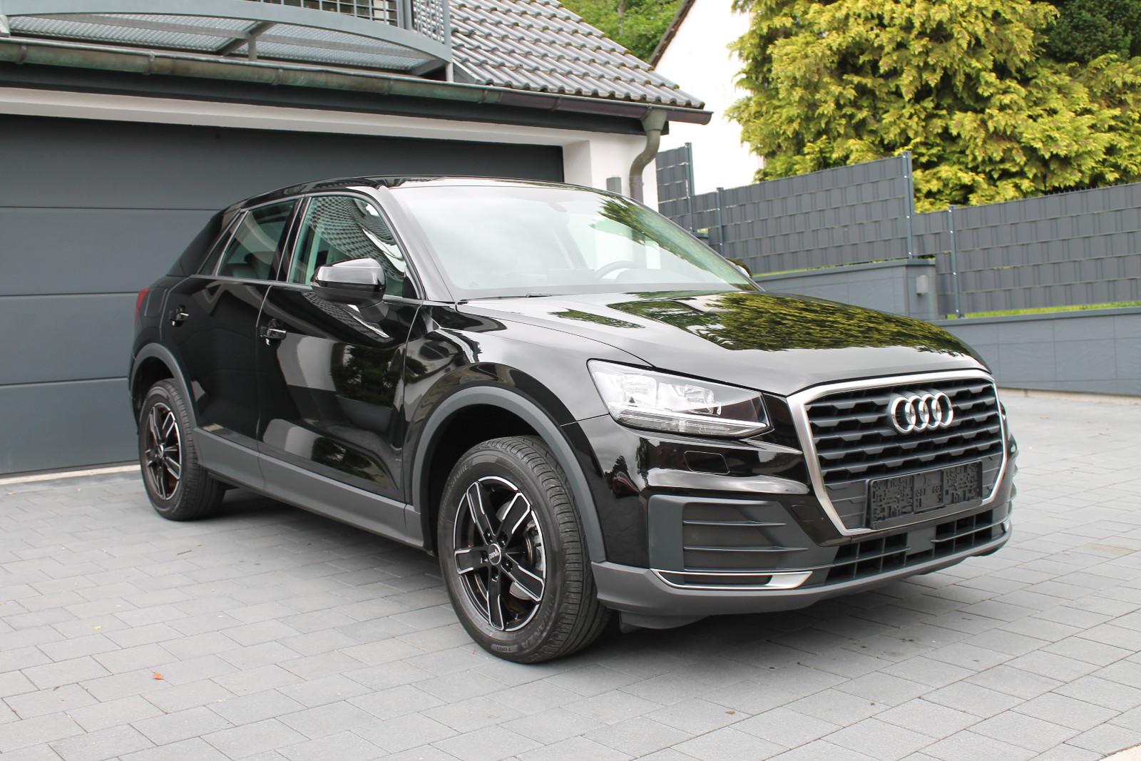 Audi Q2 30 TFSI Vollleder Sportsitze Bildschön