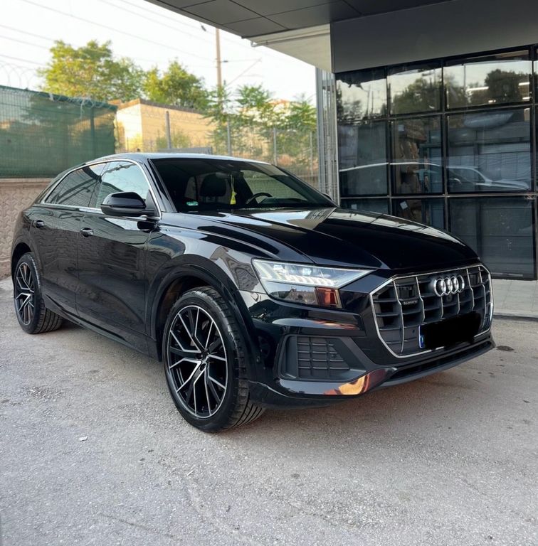 Image of Audi Q8
