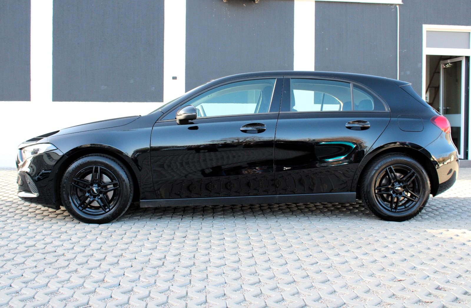 Mercedes-Benz A 180 A A 180 d
