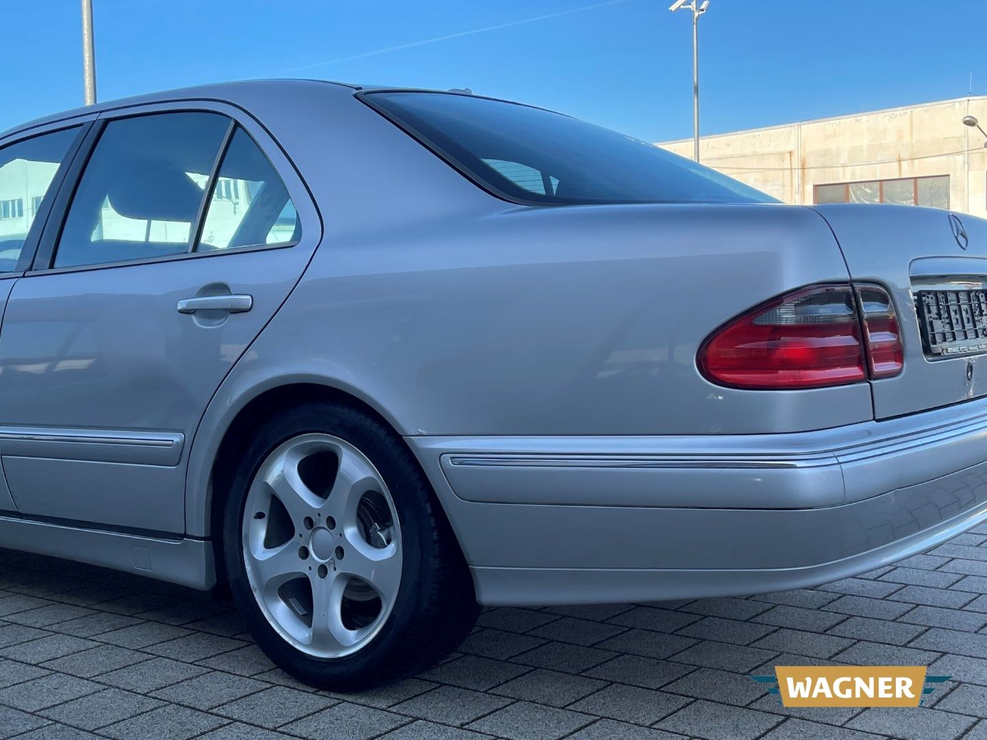 Fahrzeugabbildung Mercedes-Benz E 200 Kompressor AVANTGARDE Automatik