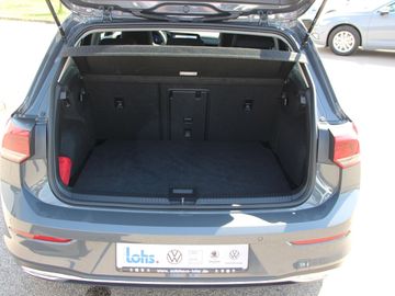 Volkswagen Golf VIII 1.5 TSI Active KLIMA LED NAVI ALU