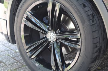 Volkswagen Tiguan - 11