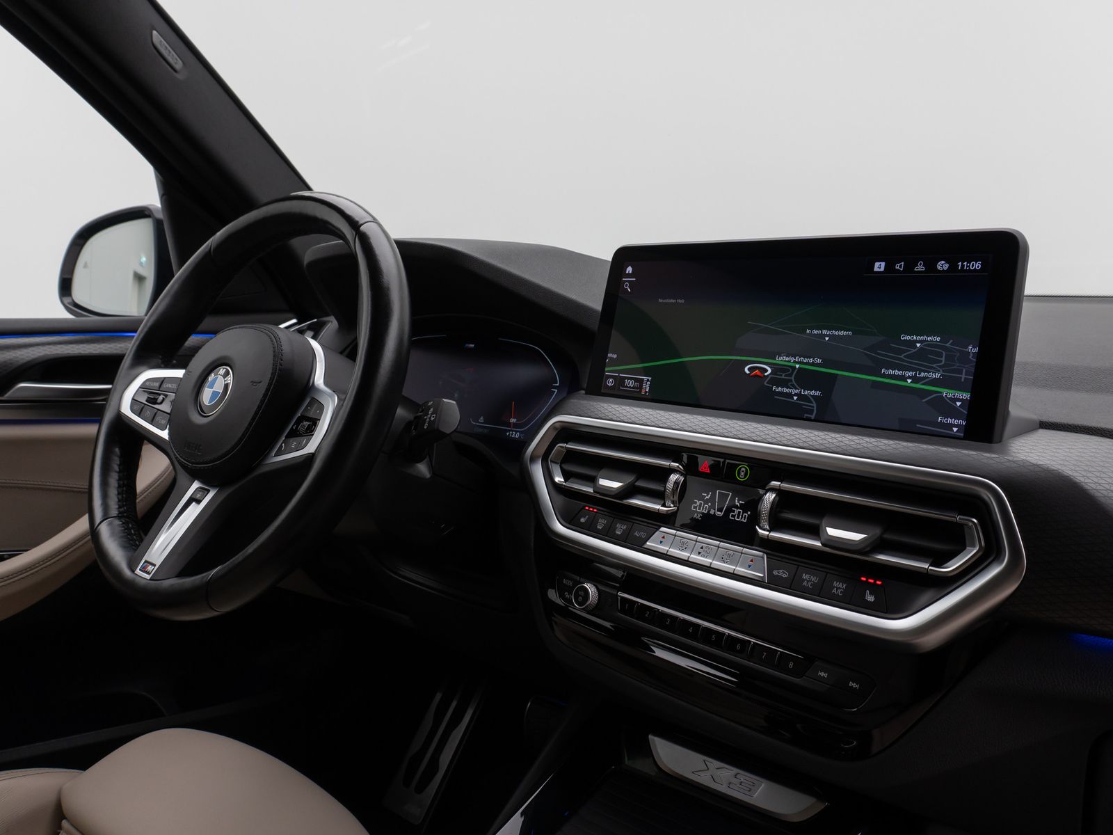 Fahrzeugabbildung BMW X3 xD30d M Sport Kamera DAB HiFi AHK Komfort 20"