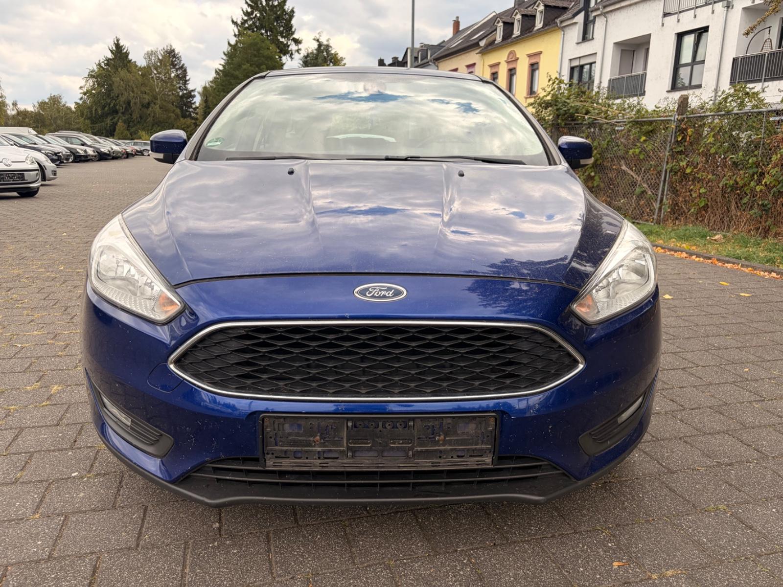 Ford Focus 2015 — rear view