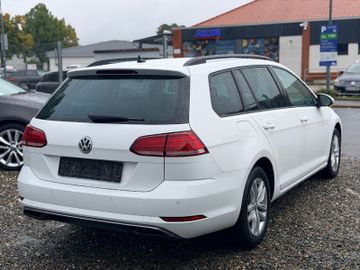 Volkswagen Golf - 6