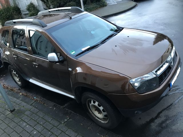 Dacia Duster dCi 110 4x4 Lauréate ExportHandyNr senden