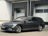 Volkswagen Passat R-Line LED Virtual Pano Massage H&K AHK - Volkswagen Passat: V