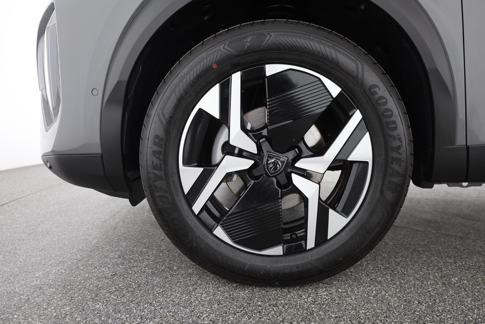 Peugeot 2008 1.2 PureTech LED ACC Kamera