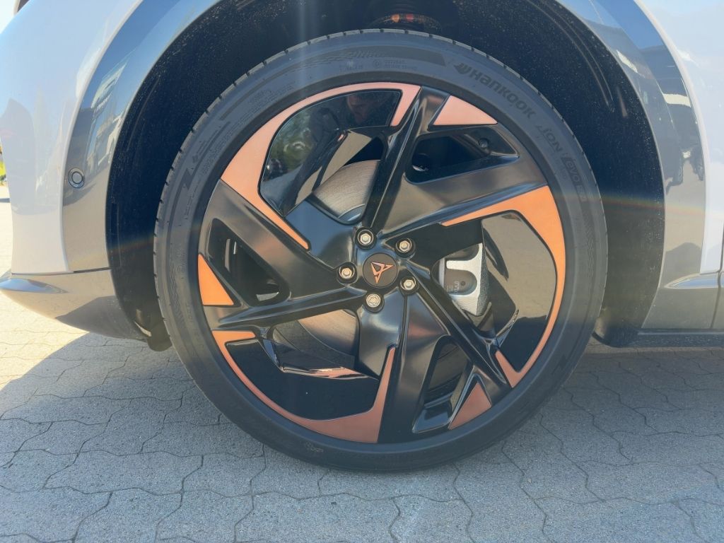 Cupra Tavascan - Bild 12
