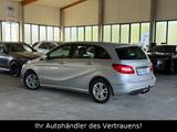 Mercedes-Benz B 180 B-Klasse Automatik*PTS*AHK*LED*NAVI - Mercedes-Benz B 180 aus 2012