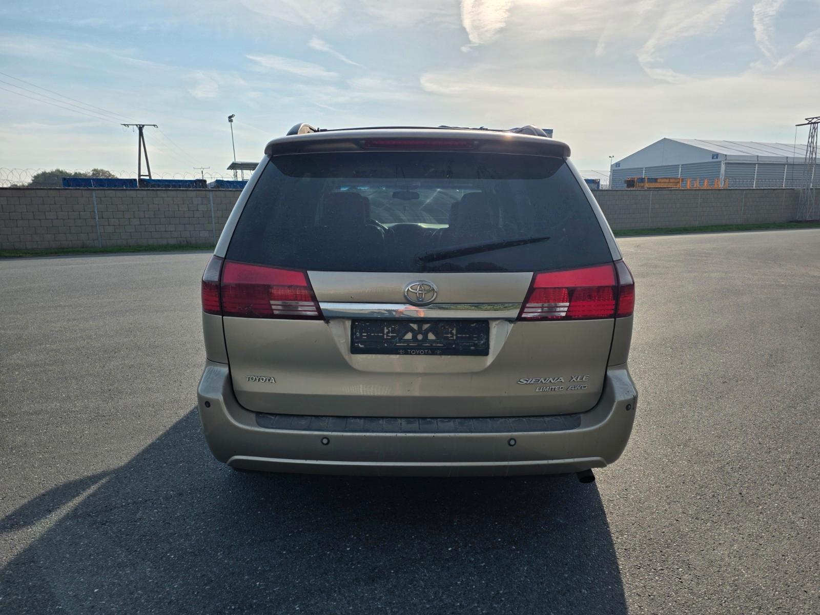 Toyota Sienna 2004 — photo 8
