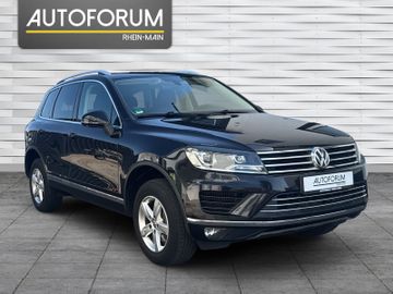 Volkswagen Touareg - 1