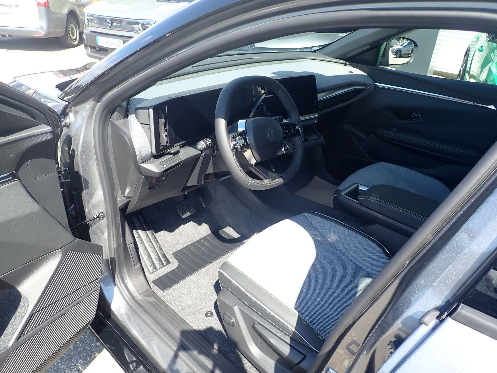 Fahrzeugabbildung Renault Megane E-TECH 100% ele Techno 220 Comfort Range