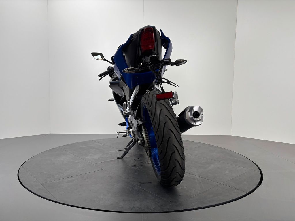 Fahrzeugabbildung Yamaha YZF-R125 *TOP MIT ZUBEHÖR