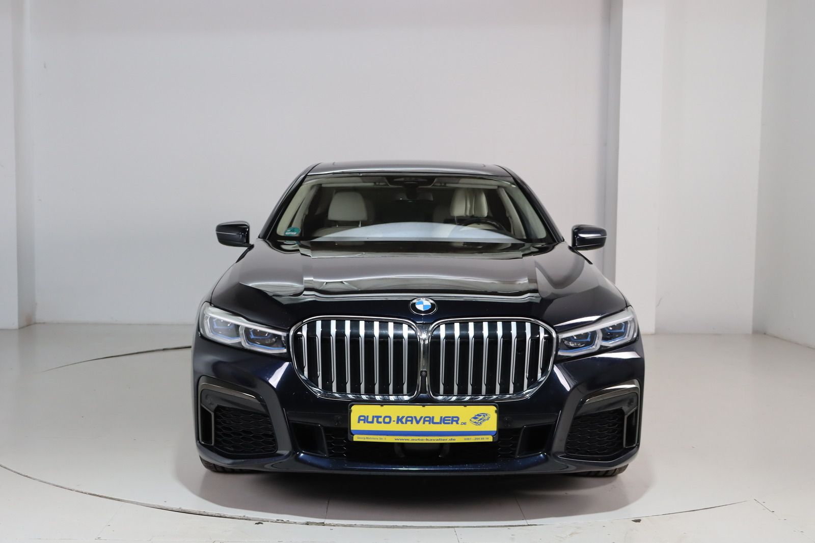 Fahrzeugabbildung BMW 750 L i xDrive M Paket Night-Vision * 4x Massage