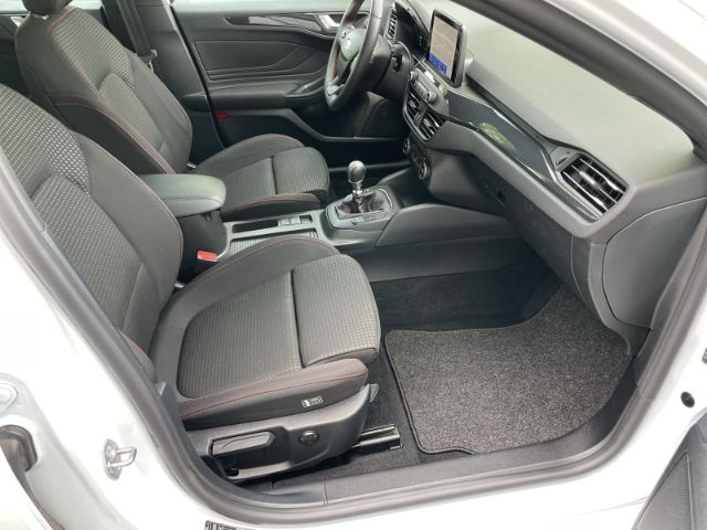Fahrzeugabbildung Ford Focus 2.0 EcoBlue ST-Line AHK, Navi, Rückfahrkam