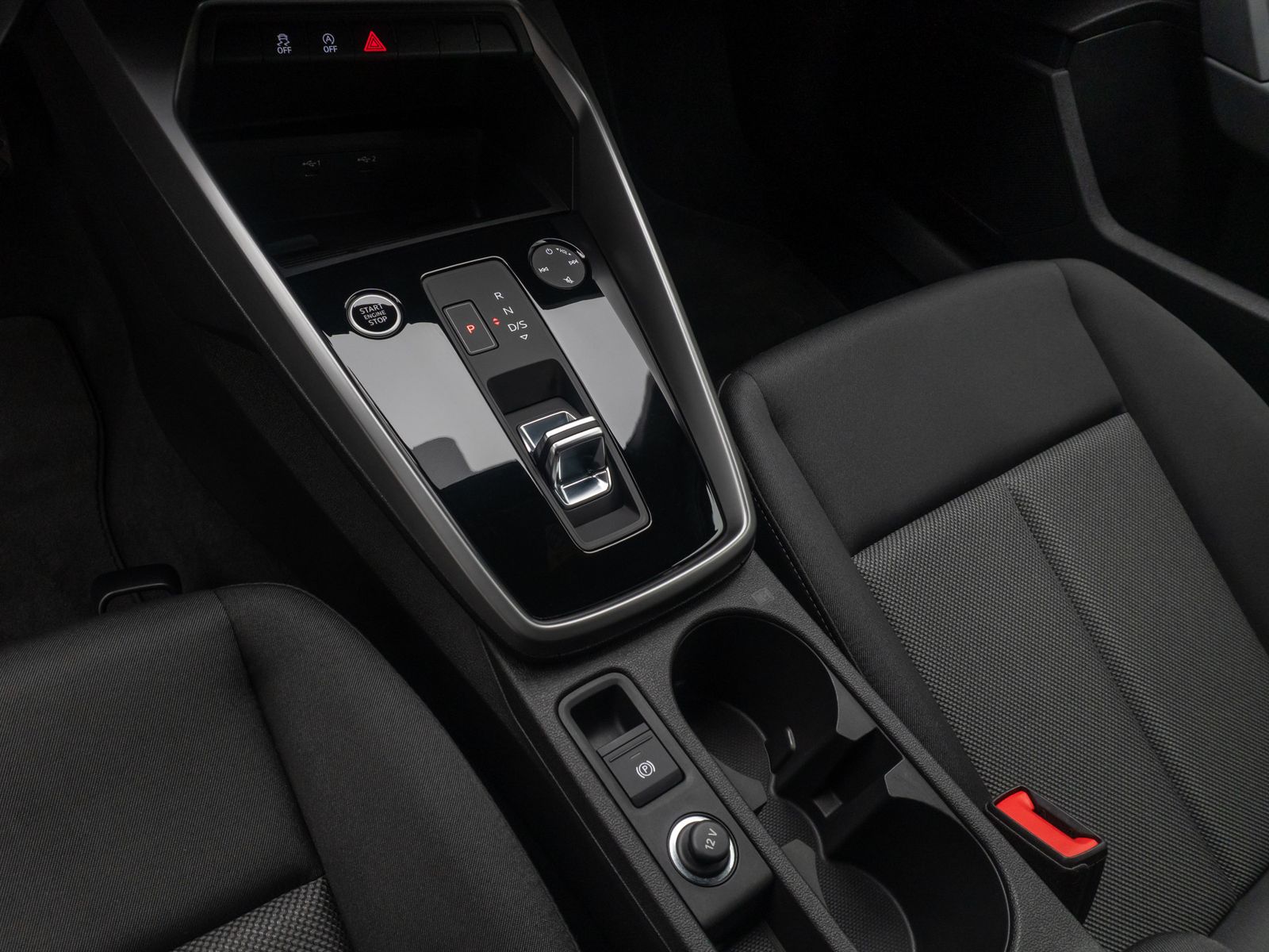 Fahrzeugabbildung Audi A3 30 TFSI S tronic Sportback PDC DAB FahrAssist