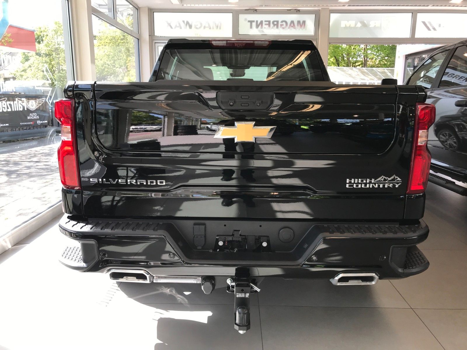 Fahrzeugabbildung Chevrolet Silverado 6.2 V8 High Country