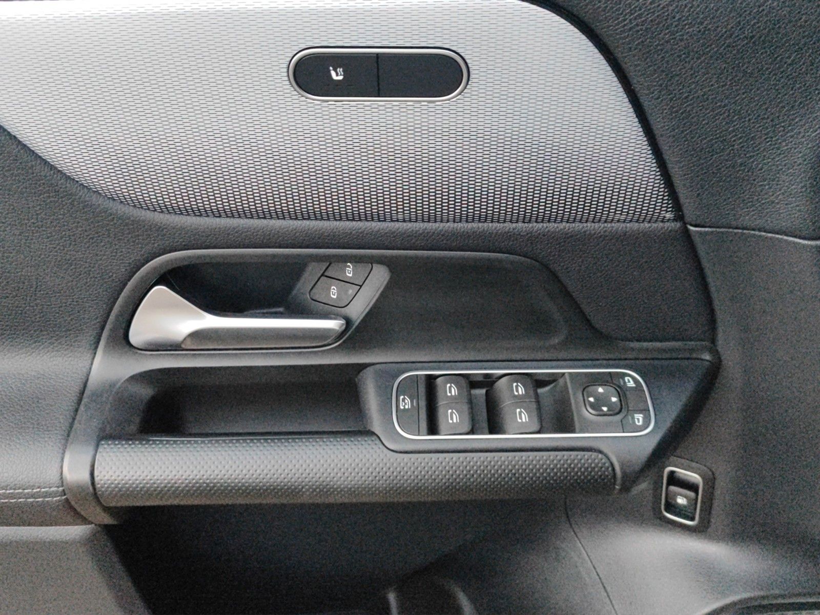 Fahrzeugabbildung Mercedes-Benz GLA 250 e*Navi*AHK*Kamera*SitzHZ*DAB*