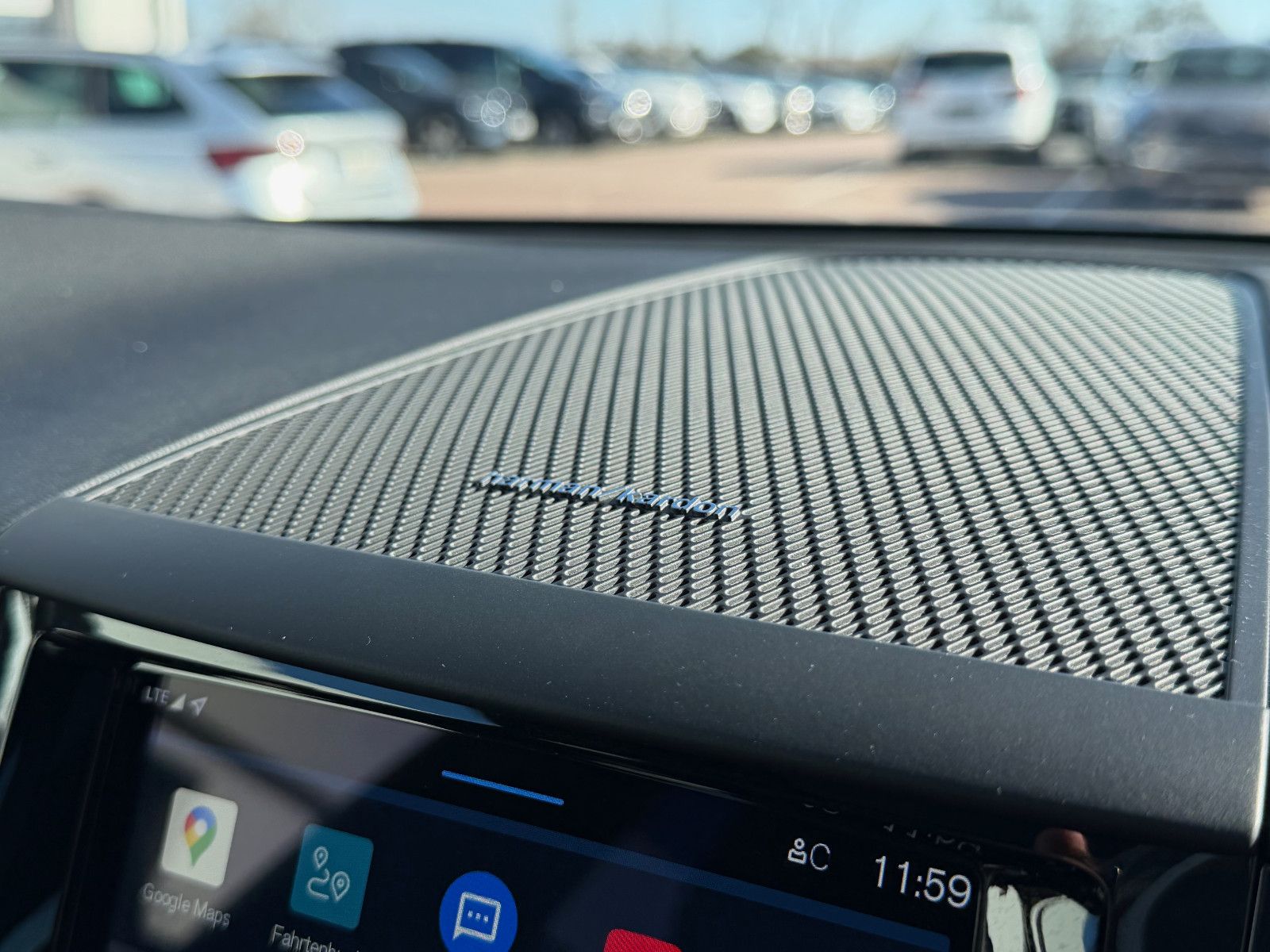 Fahrzeugabbildung Volvo XC60 B4 B Plus Dark*H&K*360°*PANO*AHK*STHZG*