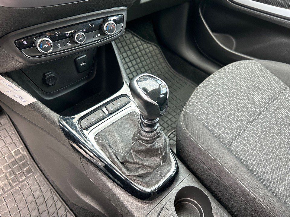 Fahrzeugabbildung Opel CROSSLAND X 1.2T LED+CARPLAY+ALU+SHZ+KAMERA+PDC+