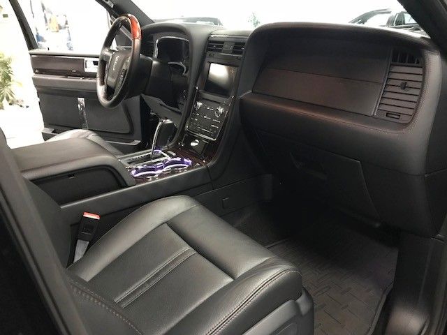 Fahrzeugabbildung Lincoln NAVIGATOR RESERVE 4x4 ECOBOOST -1.HAND