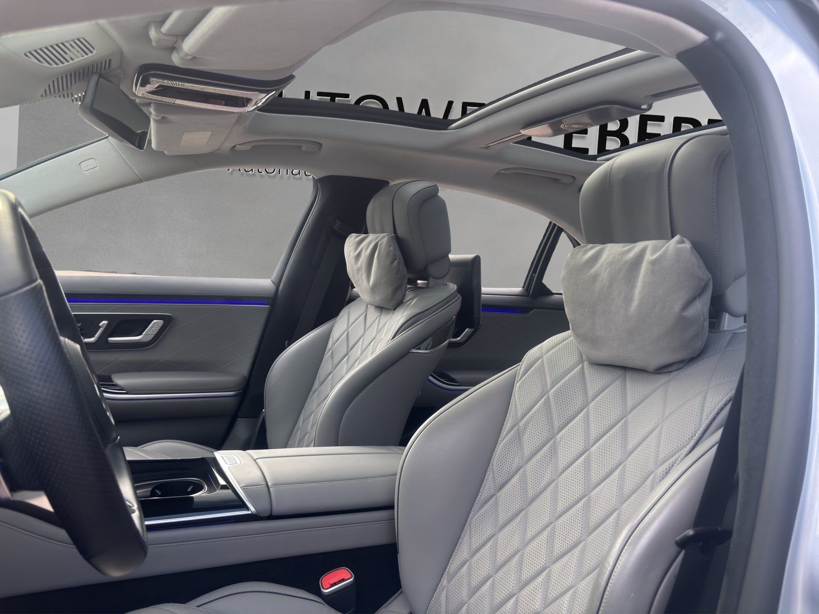 Fahrzeugabbildung Mercedes-Benz S500L 4M AMG Exclu FirstClass BurmHighEnd FondTV
