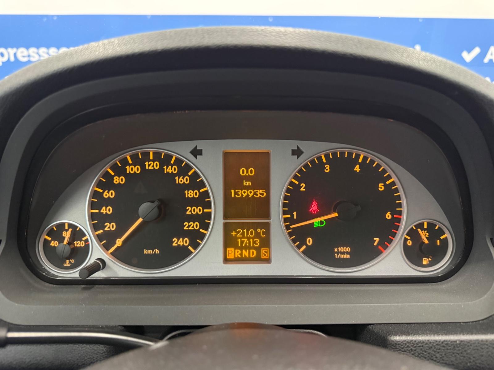 Mercedes-Benz B170 2009 — photo 16